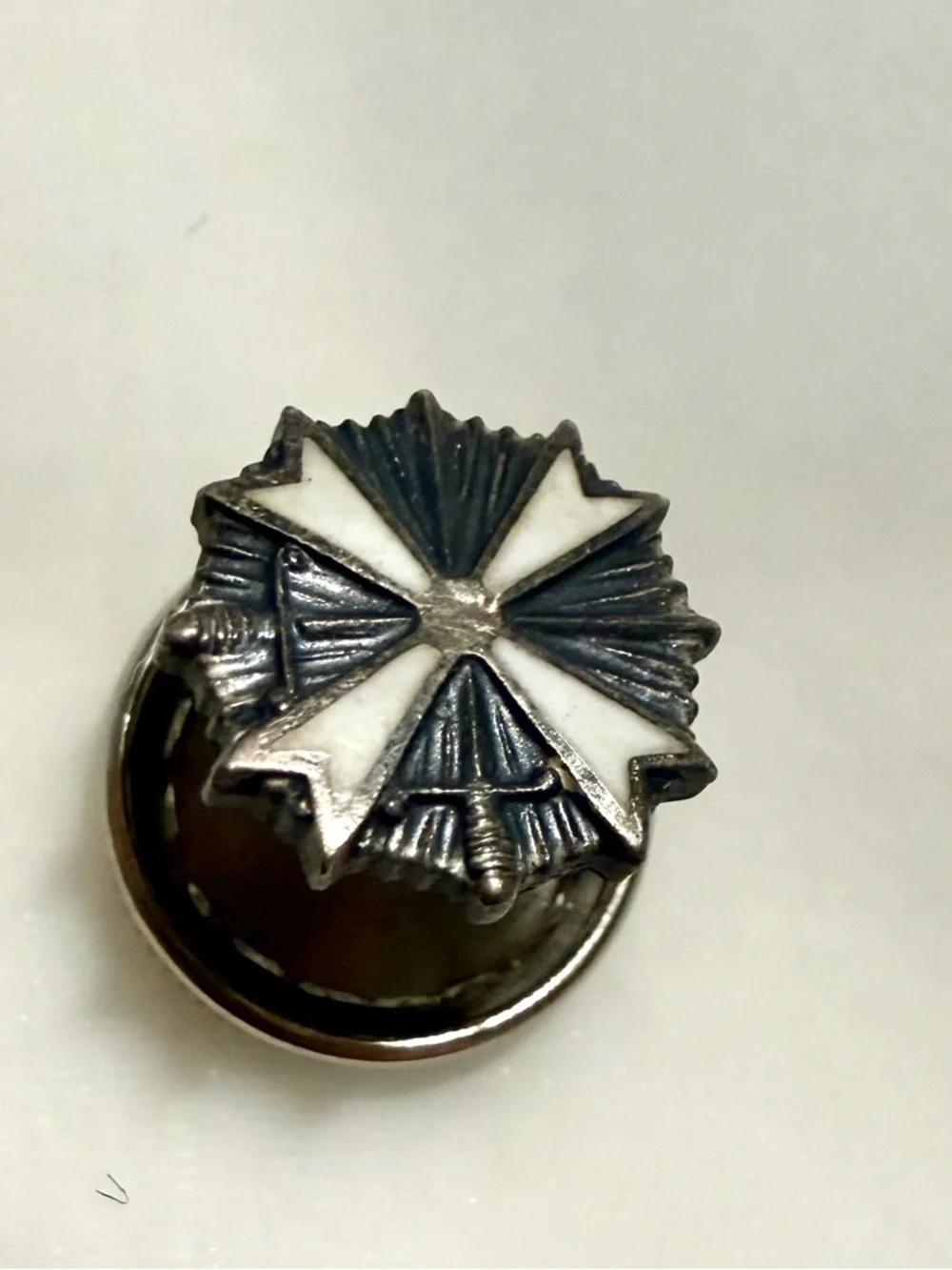 Knights Templar Masonic Maltese Cross Lapel Pin Screw Back